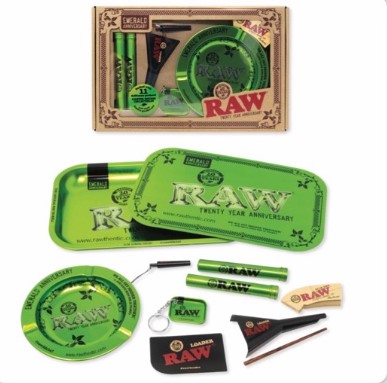 RAW TRAY - 20TH ANNIVERSARY EMERALD SET(INCLUDES: TRAY + COVER + ASHTRAY + TUBES + KEYCHAIN + CONE LOADER + MUCH MORE)
